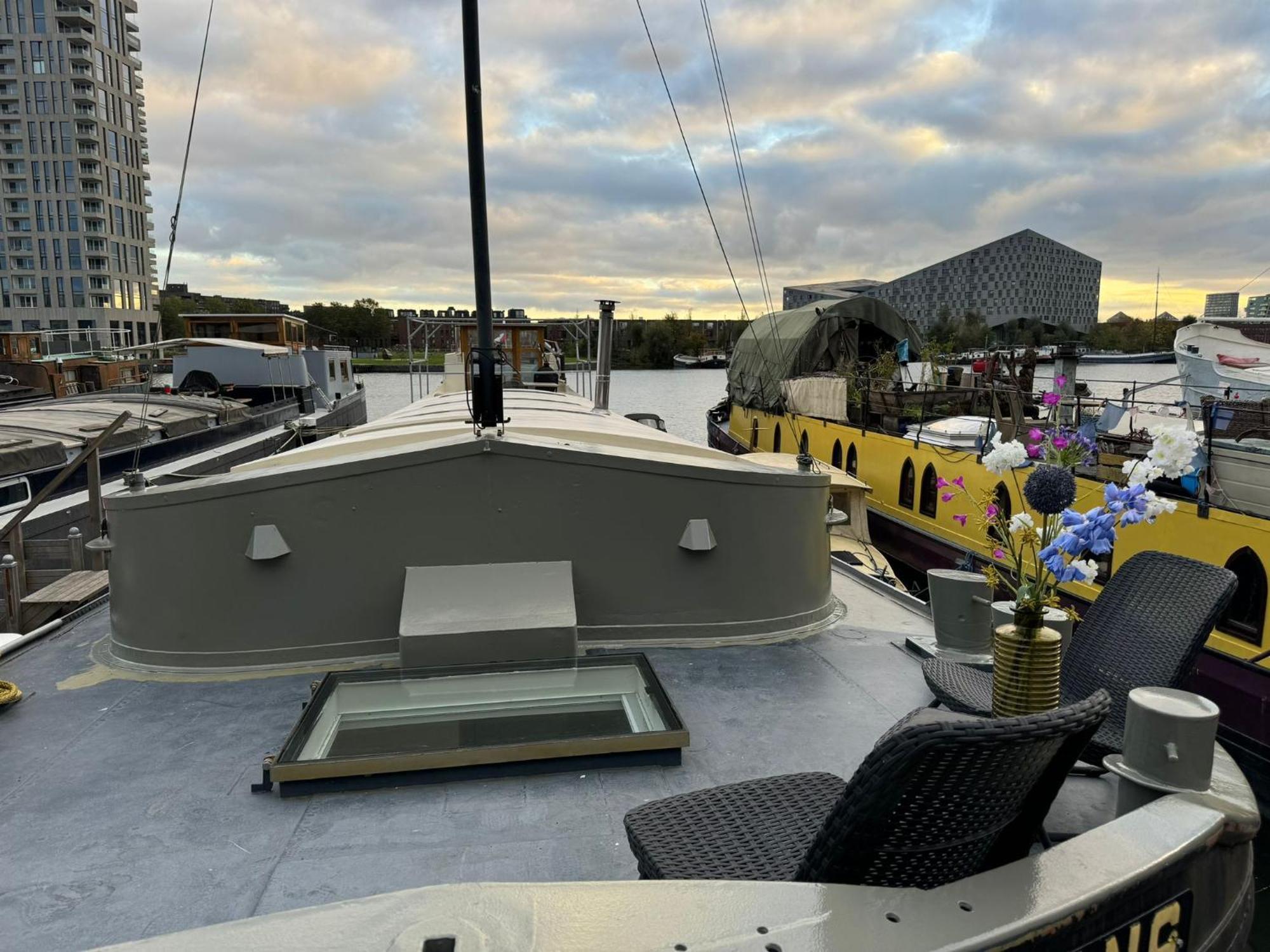 Pensión Boat - A Unique Houseboat In Ámsterdam